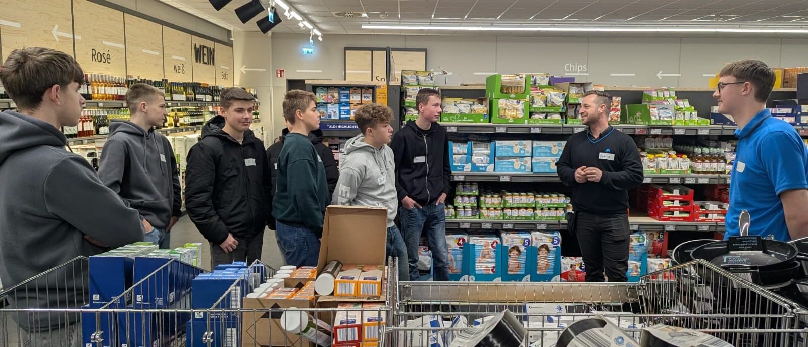 Berufsorientierung hautnah: Besuch bei Aldi in Geldern
