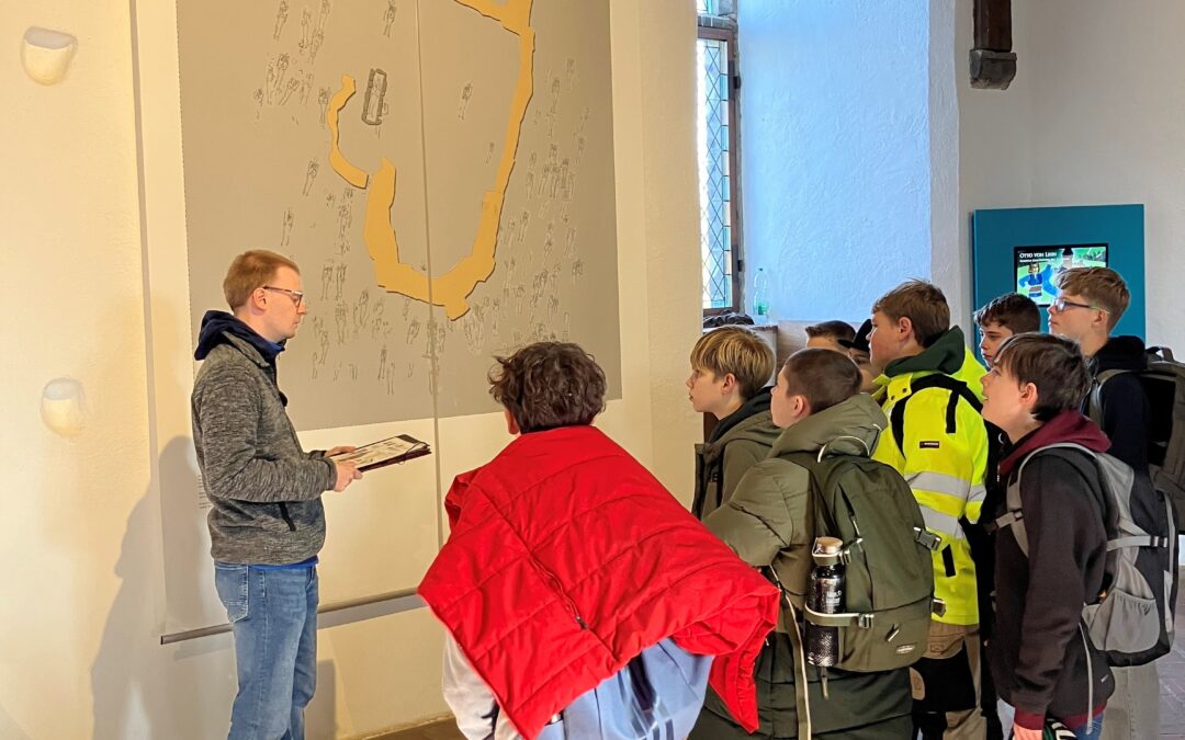 Geschichte hautnah: Klasse 7a entdeckt Burg Linn
